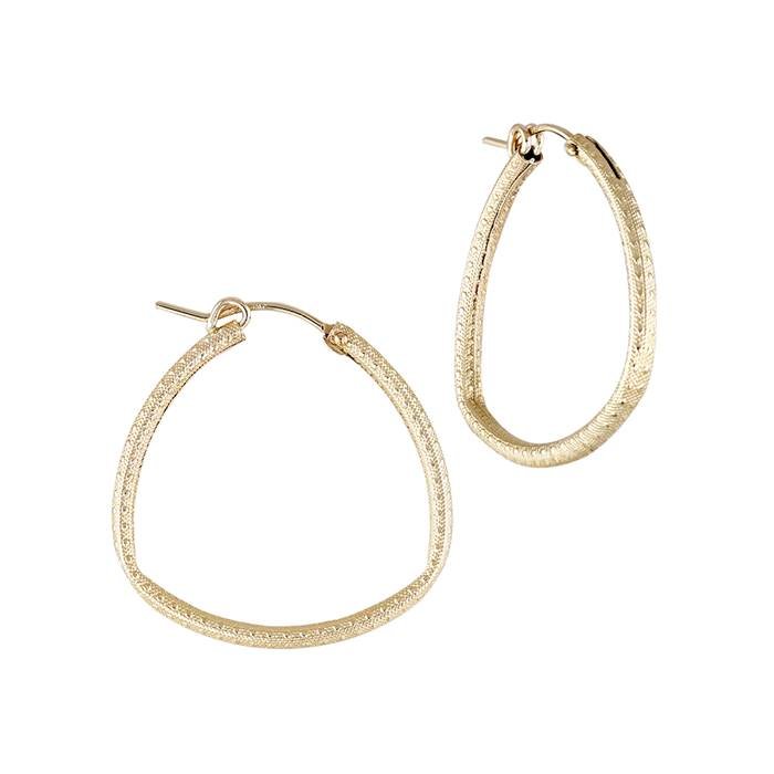 gf 29mm triangular textured hoop earring